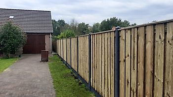 leveren en zetten hout/beton schutting Kamperman Grondwerk B.V. Groningen Scheemda